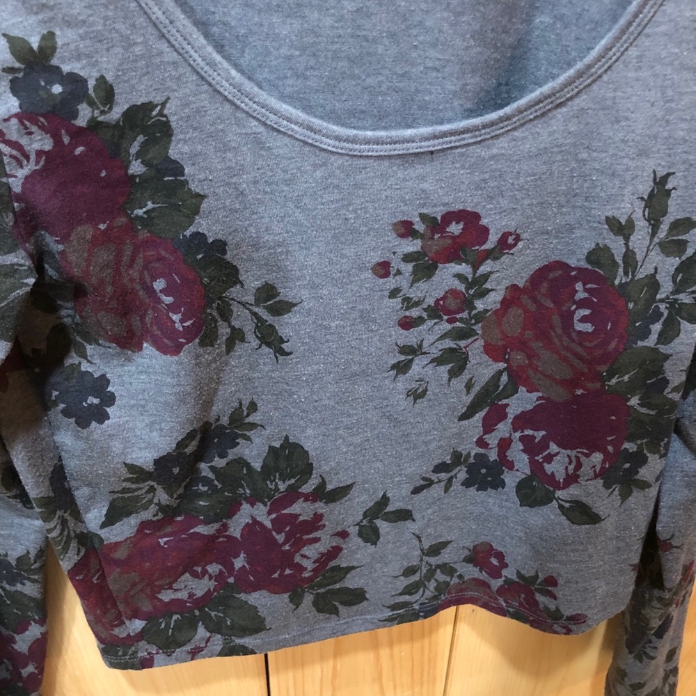 American Eagle Floral Crop Top - Picture 2 of 6